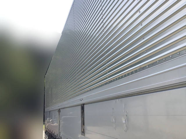 UDトラックスクオンアルミウイング大型（10t）[写真05]