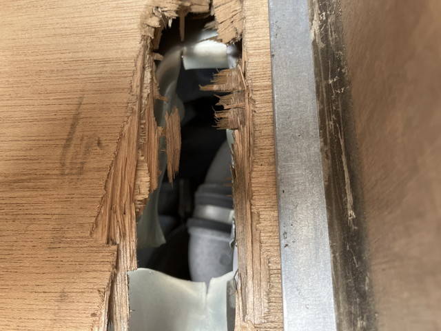 いすゞエルフアルミバン小型（2t・3t）[写真18]