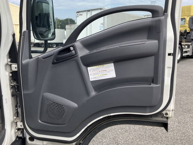 いすゞエルフアルミバン小型（2t・3t）[写真31]