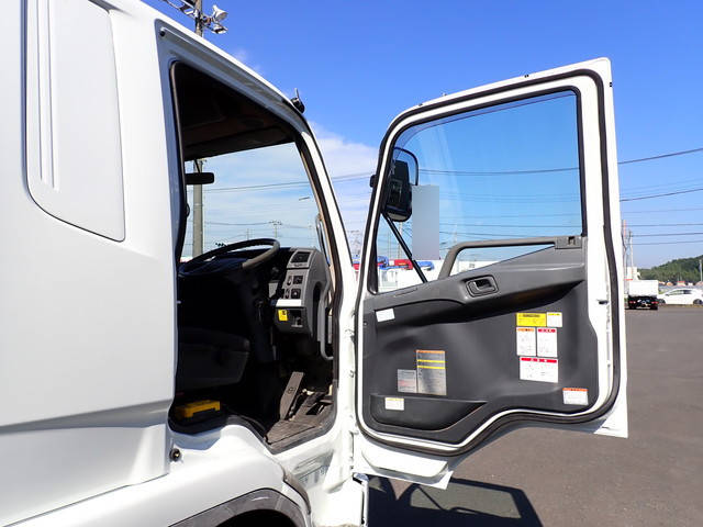 三菱ふそうファイターコンテナ専用車増トン（6t・8t）[写真16]