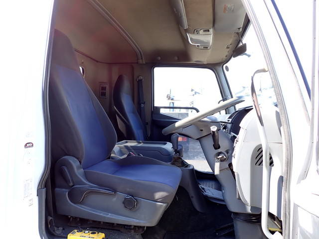 三菱ふそうファイターコンテナ専用車増トン（6t・8t）[写真17]