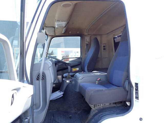 三菱ふそうファイターコンテナ専用車増トン（6t・8t）[写真20]