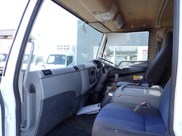 三菱ふそうファイターコンテナ専用車増トン（6t・8t）[写真21]