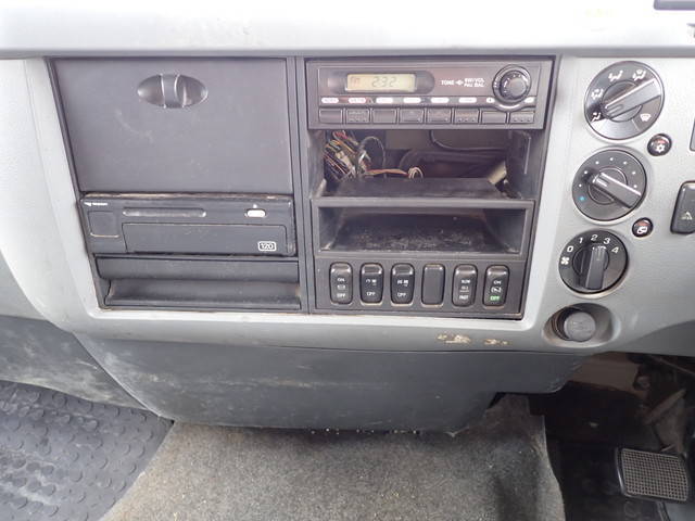 三菱ふそうファイターコンテナ専用車増トン（6t・8t）[写真36]