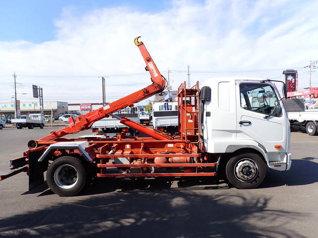 三菱ふそうファイターコンテナ専用車増トン（6t・8t）[写真09]