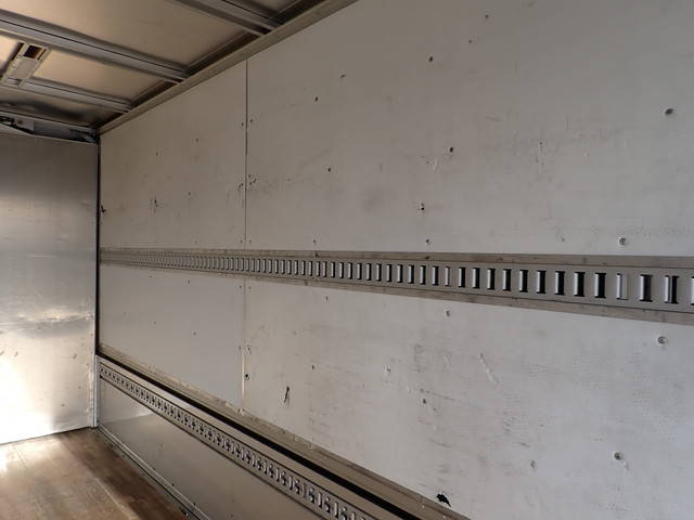 三菱ふそうファイターアルミウイング中型（4t）[写真12]