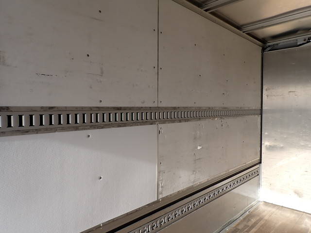 三菱ふそうファイターアルミウイング中型（4t）[写真14]