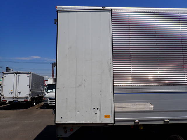 三菱ふそうファイターアルミウイング中型（4t）[写真19]