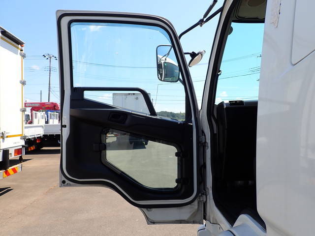 三菱ふそうファイターアルミウイング中型（4t）[写真32]