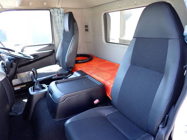 三菱ふそうファイターアルミウイング中型（4t）[写真34]