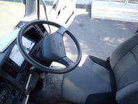 いすゞフォワードクレーン4段増トン（6t・8t）[写真40]