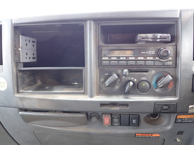 いすゞフォワードクレーン4段増トン（6t・8t）[写真40]