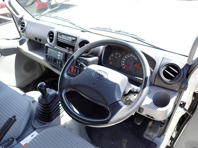 トヨタその他の車種冷凍車（冷蔵車）小型（2t・3t）[写真32]