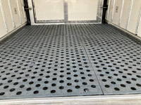 いすゞエルフ冷凍車（冷蔵車）小型（2t・3t）[写真13]