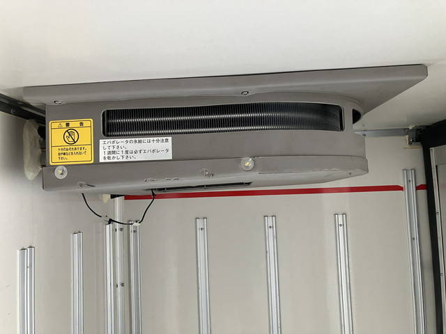 いすゞエルフ冷凍車（冷蔵車）小型（2t・3t）[写真17]