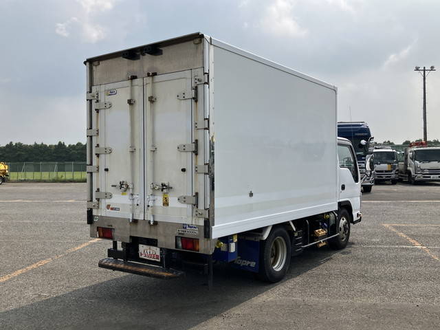 いすゞエルフ冷凍車（冷蔵車）小型（2t・3t）[写真02]