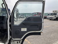 いすゞエルフ冷凍車（冷蔵車）小型（2t・3t）[写真31]