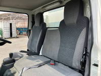 いすゞエルフ冷凍車（冷蔵車）小型（2t・3t）[写真32]