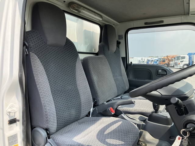 いすゞエルフ冷凍車（冷蔵車）小型（2t・3t）[写真33]