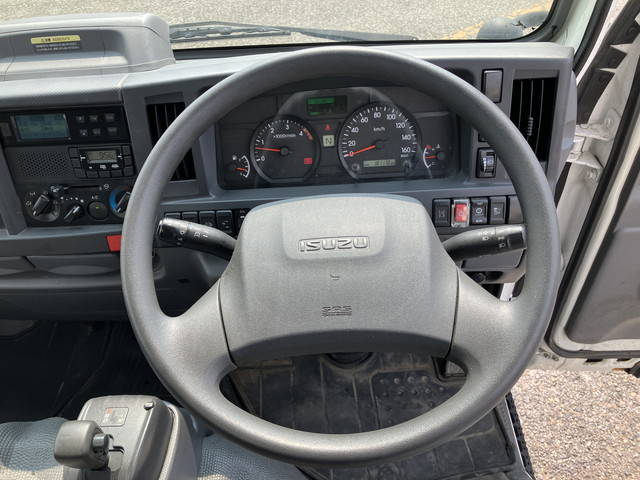 いすゞエルフ冷凍車（冷蔵車）小型（2t・3t）[写真35]