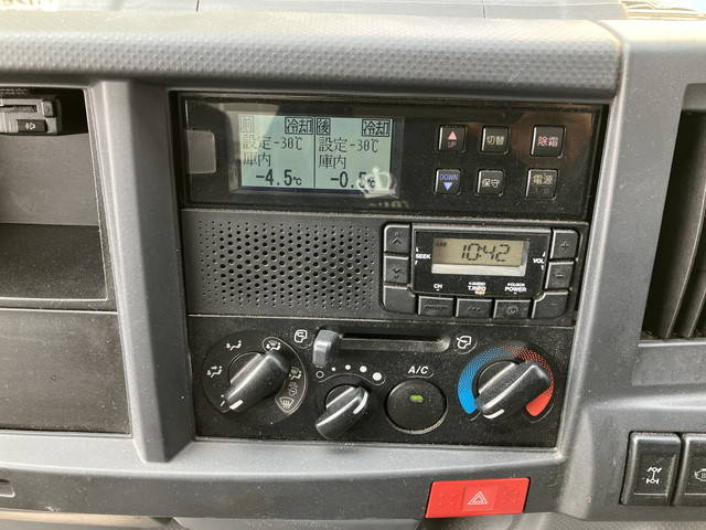 いすゞエルフ冷凍車（冷蔵車）小型（2t・3t）[写真37]