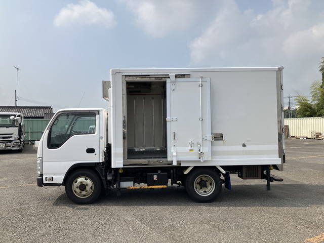 いすゞエルフ冷凍車（冷蔵車）小型（2t・3t）[写真06]
