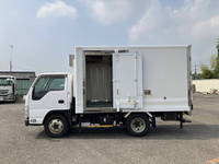 いすゞエルフ冷凍車（冷蔵車）小型（2t・3t）[写真06]