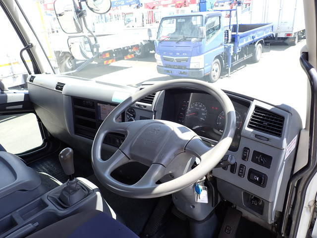 三菱ふそうファイター平ボディ中型（4t）[写真28]
