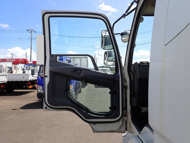 三菱ふそうファイター平ボディ中型（4t）[写真33]