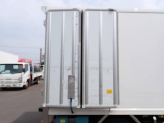 三菱ふそうキャンター冷凍車（冷蔵車）小型（2t・3t）[写真12]