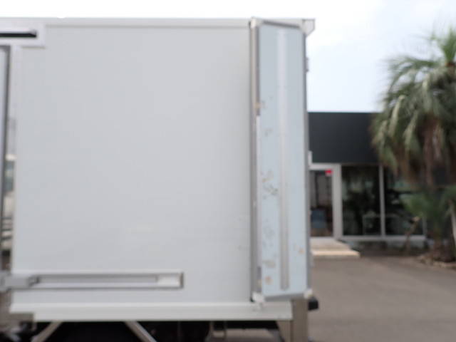 三菱ふそうキャンター冷凍車（冷蔵車）小型（2t・3t）[写真14]