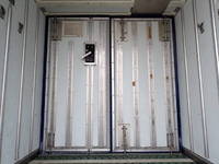 三菱ふそうキャンター冷凍車（冷蔵車）小型（2t・3t）[写真16]