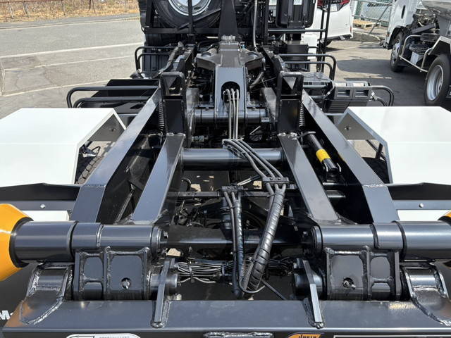 三菱ふそうファイターコンテナ専用車中型（4t）[写真08]