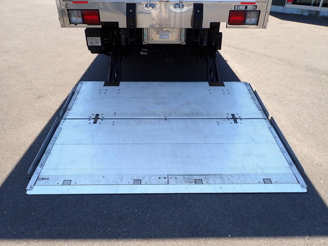 日野レンジャー冷凍車（冷蔵車）中型（4t）[写真12]