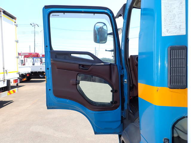 日野レンジャー冷凍車（冷蔵車）中型（4t）[写真36]