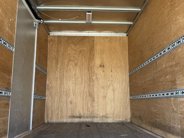 三菱ふそうキャンターアルミバン小型（2t・3t）[写真12]