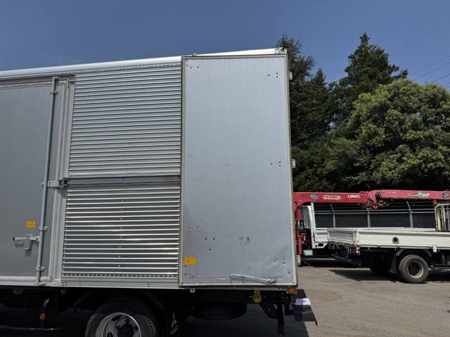 三菱ふそうキャンターアルミバン小型（2t・3t）[写真14]