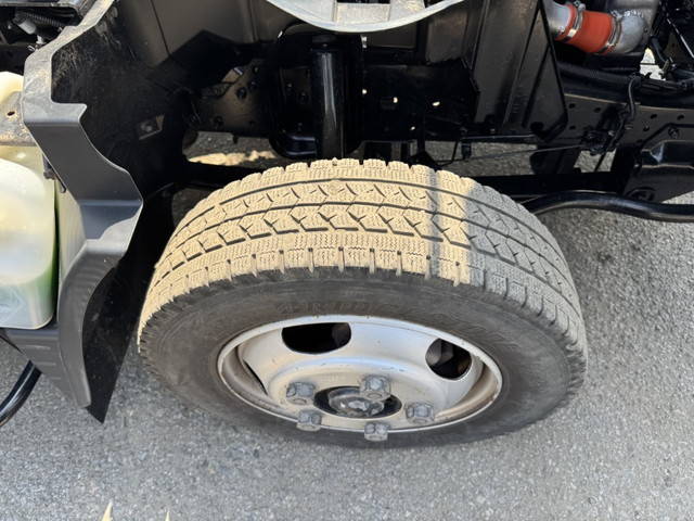 三菱ふそうキャンターアルミバン小型（2t・3t）[写真23]