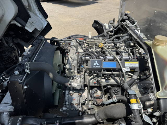 三菱ふそうキャンターアルミバン小型（2t・3t）[写真27]