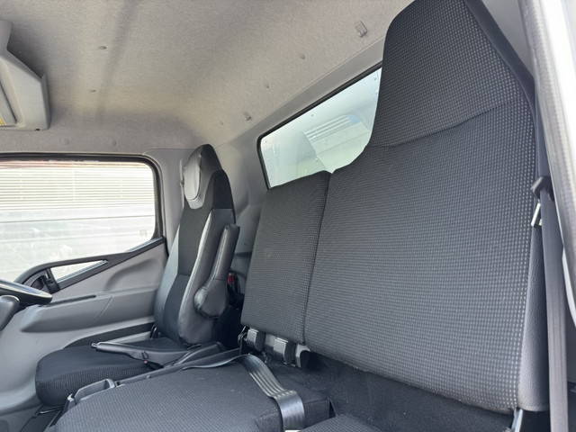 三菱ふそうキャンターアルミバン小型（2t・3t）[写真38]