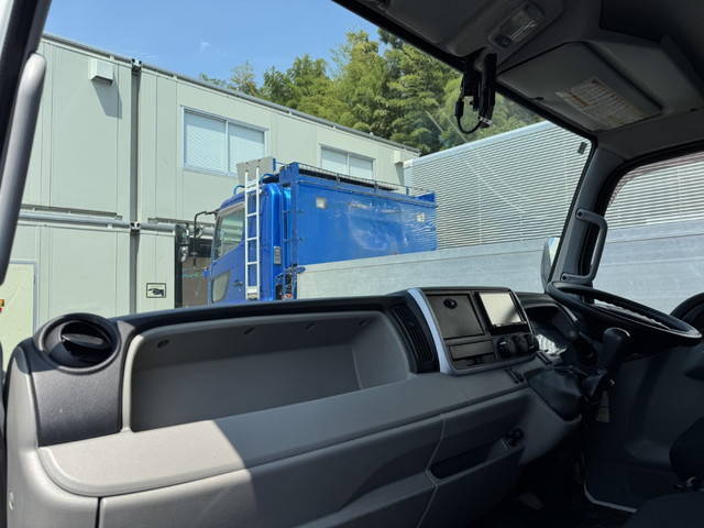 三菱ふそうキャンターアルミバン小型（2t・3t）[写真39]