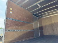 三菱ふそうキャンターアルミバン小型（2t・3t）[写真09]