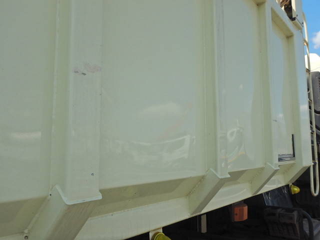 UDトラックスその他の車種深ダンプ（土砂禁ダンプ）大型（10t）[写真31]