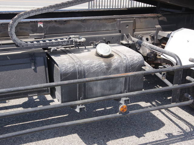 日野レンジャーセーフティクレーン3段増トン（6t・8t）[写真10]