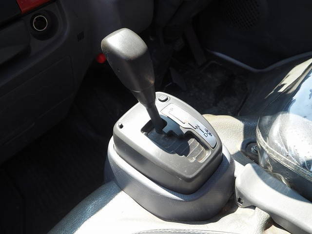 いすゞエルフクレーン4段小型（2t・3t）[写真35]