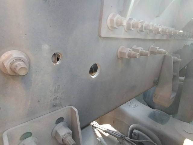 UDトラックスクオントレーラーヘッド（トラクターヘッド）大型（10t）[写真17]