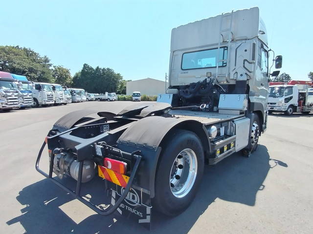 UDトラックスクオントレーラーヘッド（トラクターヘッド）大型（10t）[写真04]