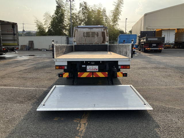 三菱ふそうキャンター平ボディ小型（2t・3t）[写真13]