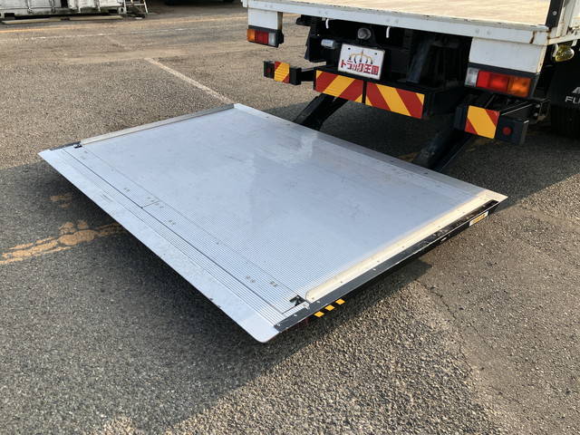 三菱ふそうキャンター平ボディ小型（2t・3t）[写真16]