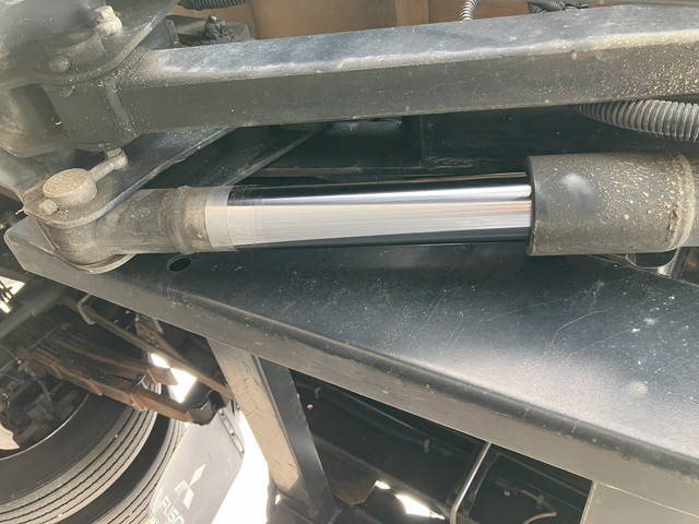 三菱ふそうキャンター平ボディ小型（2t・3t）[写真18]